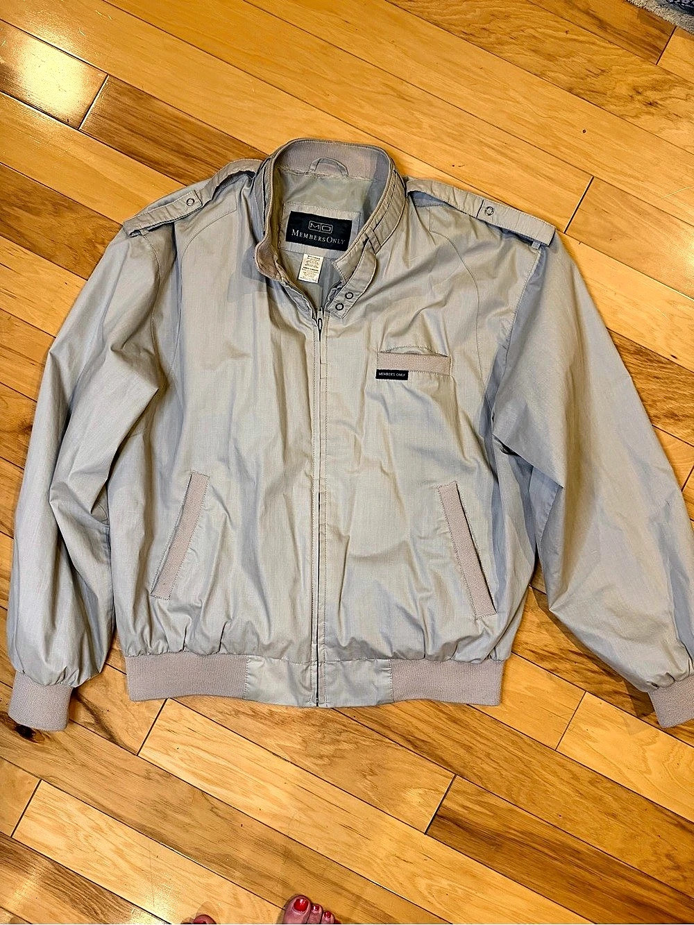 VTG 80s Members Only Light Grey Taupe Iconic Racer Jacket Bomber Sz Med.